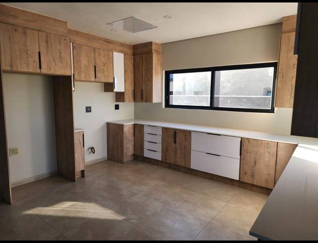 3 BEDROOM HOUSE FOR SALE IN HERON BANKS GOLF ESTATE